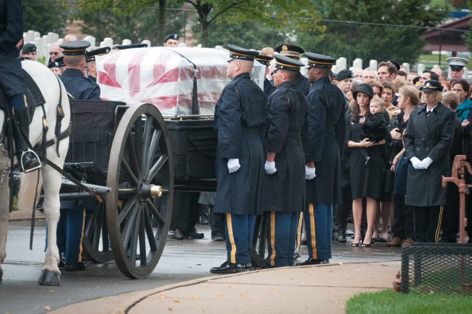 Attending a Funeral at Arlington National Cemetery | Arlington media, inc.