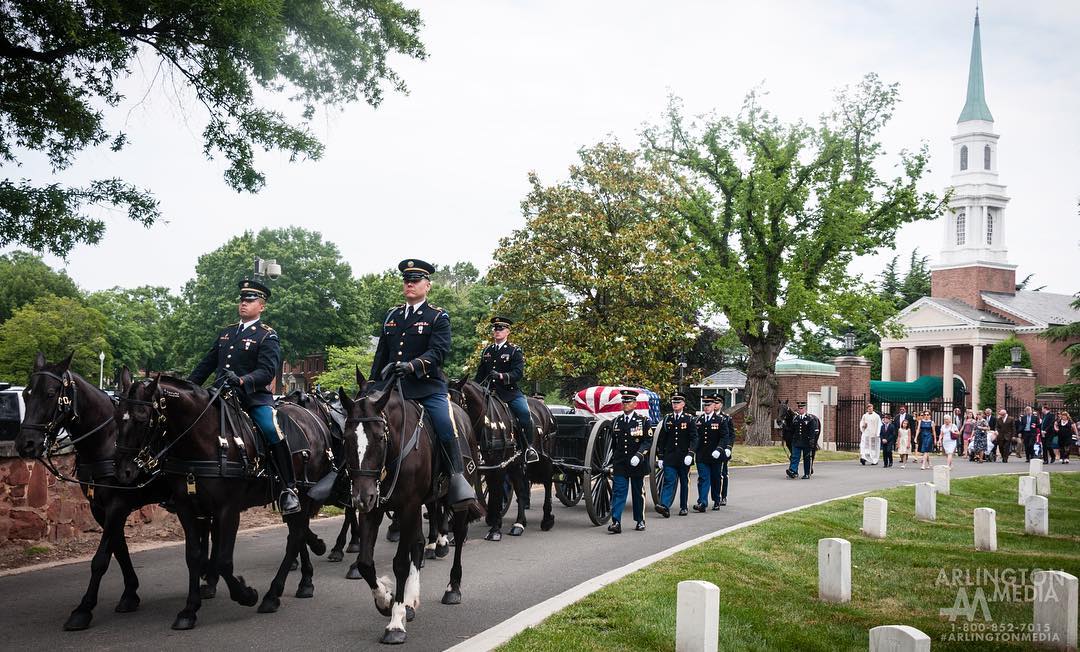 With the @usarmyoldguard hotel company and outside the at 
#Arlington⠀
#ArlingtonMedia⠀
#ArlingtonCemetery⠀
#ArlingtonNationalCemetery⠀