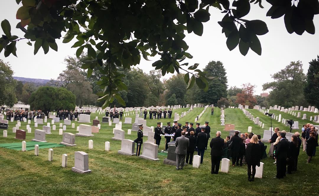 With the @usarmyoldguard ‘s Charlie company in Section 7 at @arlingtonnatl 
#Arlington⠀
#ArlingtonMedia⠀
#ArlingtonCemetery⠀
#ArlingtonNationalCemetery⠀