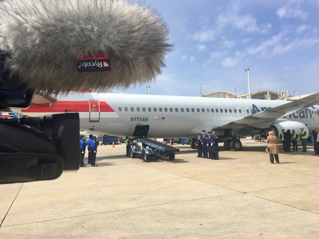 About to shoot a dignified transfer at National Airport with the @usairforce 
#Arlington⠀
#ArlingtonMedia⠀
#ArlingtonCemetery⠀
#ArlingtonNationalCemetery⠀