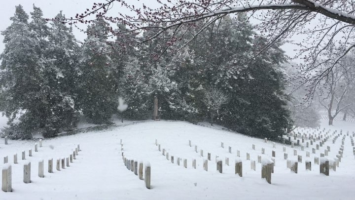 Driving to my afternoon’s shoots @arlingtonnatl 
#Arlington⠀
#ArlingtonMedia⠀
#ArlingtonCemetery⠀
#ArlingtonNationalCemetery⠀