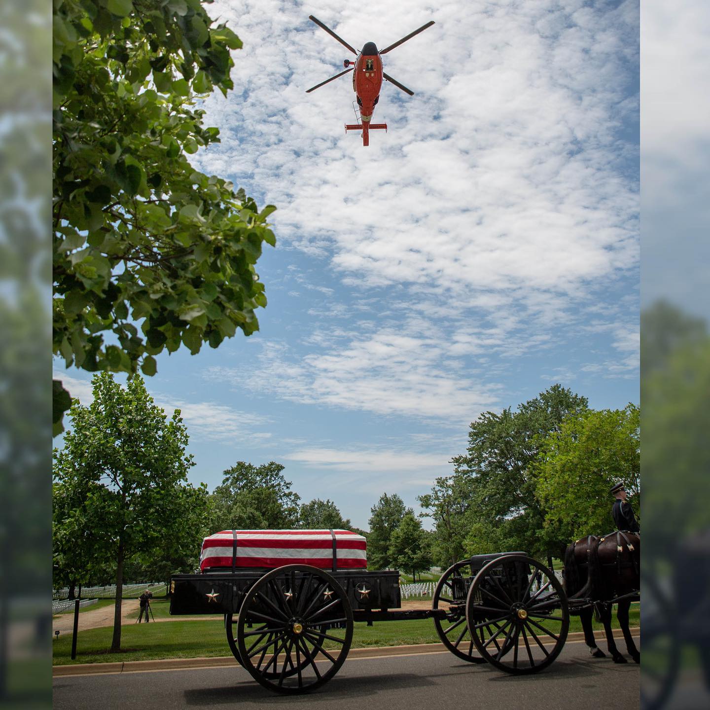 A @uscg service at @arlingtonnatl with a flyover by Blackjack One, a Coast Guard Eurocopter HH-65C helicopter. (Jon Girard/Arlington Media). #Arlington⠀
#ArlingtonMedia⠀
#ArlingtonCemetery⠀
#ArlingtonNationalCemetery⠀
