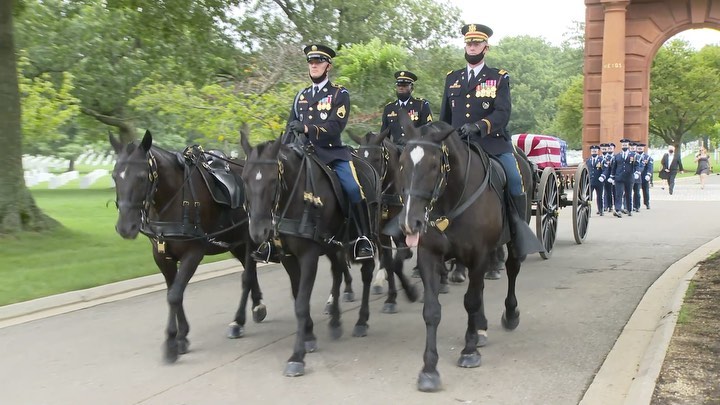 Scott Sobataka’s last service today on the caisson team, passing through McClellan Gate. Scott completed 402 Arlington services.