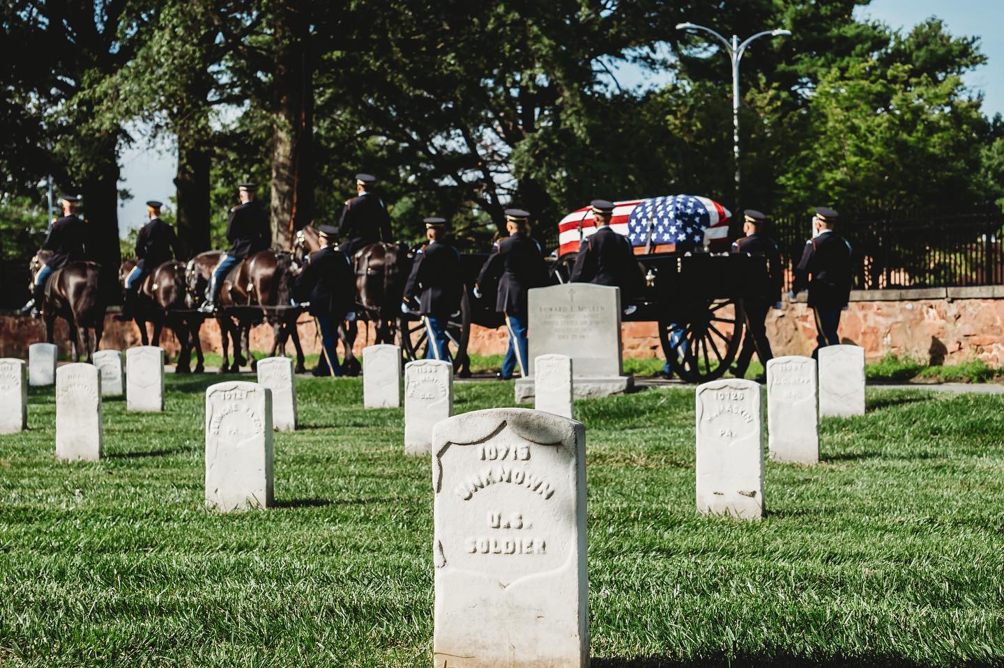 The caisson platoon and members of the 3rd U.S. Infantry Regiment (The Old Guard) render final honors for Pfc. Karl Dye who was reported missing in action in South Korea on July 16, 1950. Dye was killed during the Korean War and was accounted for on December 3, 2018. ⠀
⠀
Members of The Old Guard take on the solemn duty and distinct privilege of rendering final honors for Service Members as they are laid to rest in Arlington National Cemetery. ⠀
⠀
We share this same respect for the fallen in our work each and every day here in Arlington.