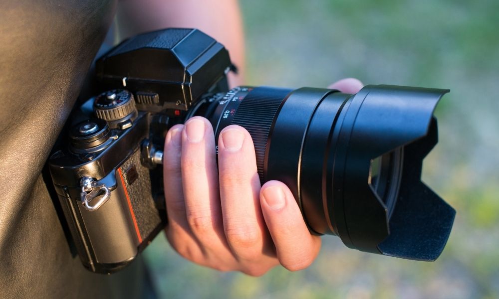 Read more about the article Qualities To Look for in a Professional Funeral Photographer