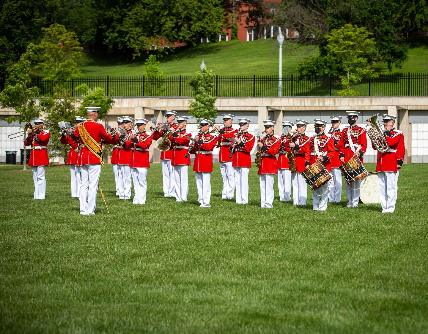 Arlington Media was excited to cover one of the first services with the return of the full escort element and band in over a year. 

Since the COVID-19 pandemic, these elements have not been part of services held at Arlington National Cemetery, and it was both an honor and a pleasure to witness this service and the full escort elements and band playing tribute earlier today in the millennium section.

Photos: Jenny Girard/Arlington Media