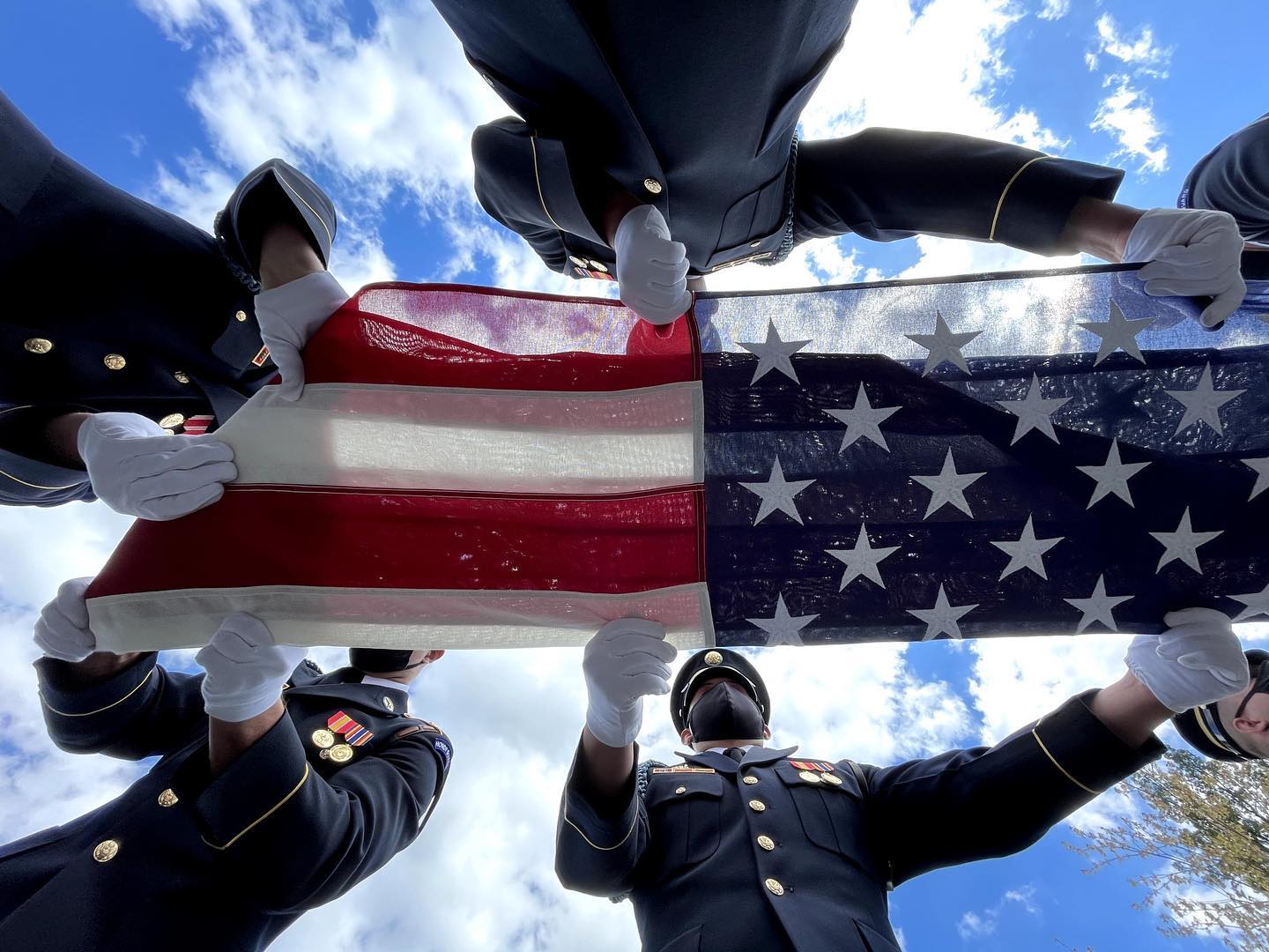 Members of the US Army 3d Infantry Regiment, "The Old Guard" fold a flag for the family of a fallen soldier. 

During this service a US Army chaplain shared the following words....

"In life, he honored the flag...In death this flag will honor him". This service member joins the ranks of the many men and women that gave their lives in service to our country that are buried here at Arlington National Cemetery. 

Honored to capture this moment with @arlingtonmedia