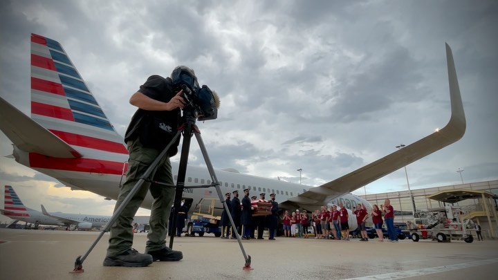 Maj. Harvey H. Storms’ remains being transferred at @reagan_airport by the @usarmyoldguard ‘s Bravo company. Maj. Storms was declared KIA in Korea in 1953 and returned in 2018. He will be buried later this week at Arlington National Cemetery with full military honors.  @arlingtonnatl @americanair