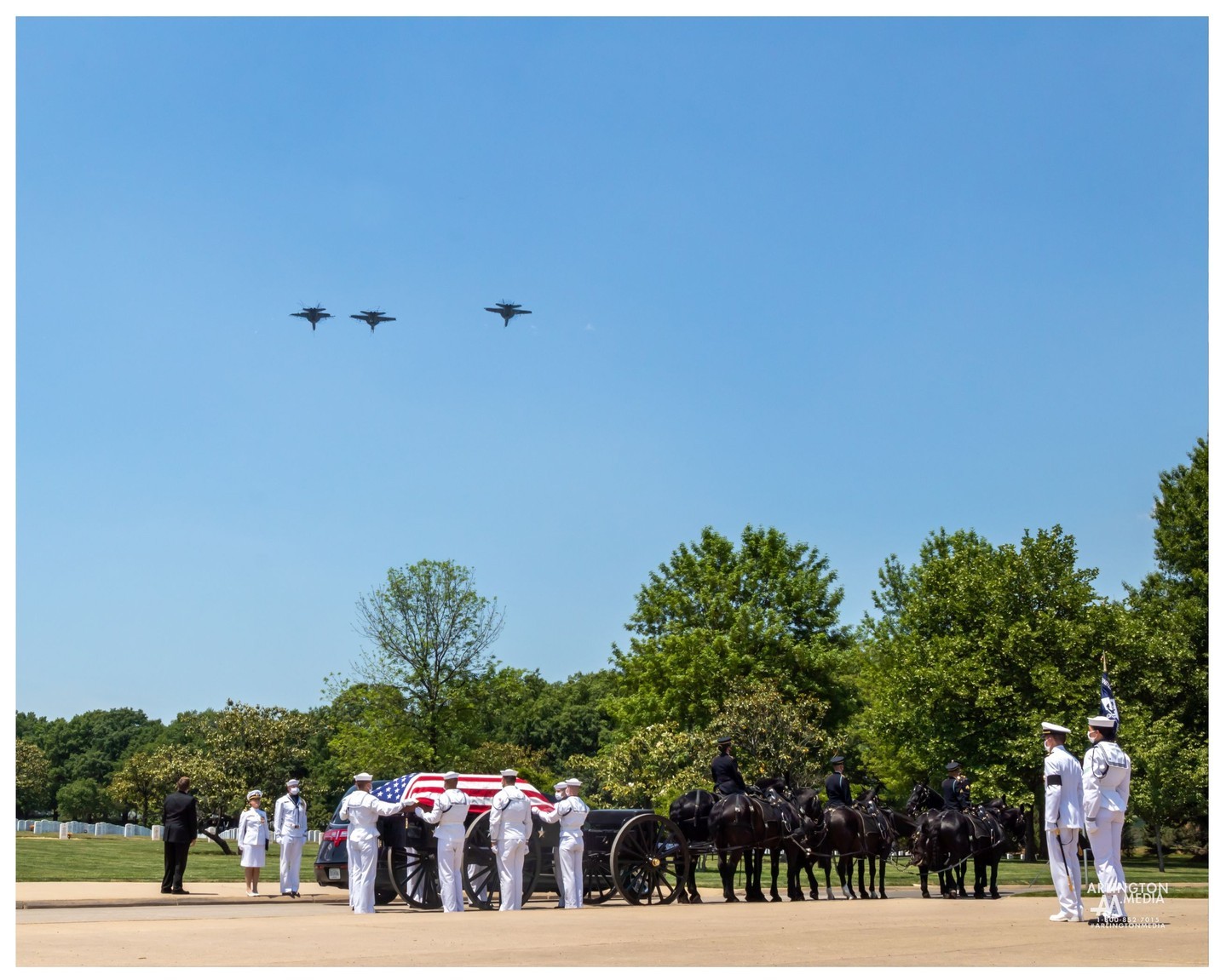 A flyover during a US Navy full honors service at Marshall Transfer as captured by the @arlingtonmedia team.