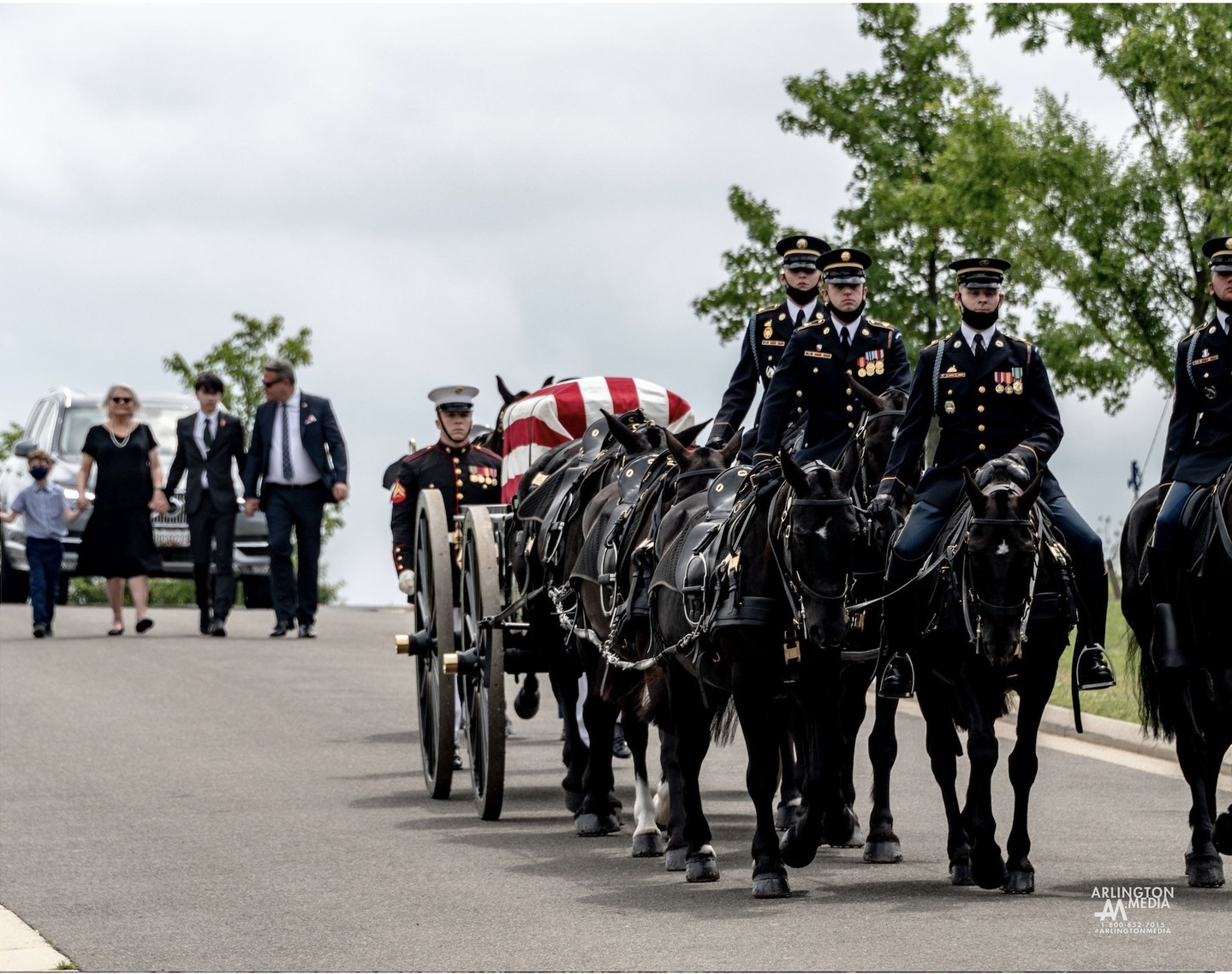 Whether in the snow, rain, cold or heat, the Caisson Platoon is out in Arlington National Cemetery for funerals every day, Mondays through Fridays, except federal holidays, or in the case of dangerous weather or other emergencies.

Using a caisson is steeped in tradition and history, going back to the day when field artillerymen used the caissons to transport 75mm cannon ammunition.

The caissons, which were built in 1918, now carry the remains of those who served the nation with honor and distinction.

Those eligible for a caisson at a military funeral at Arlington include warrant officers and sergeants major, officers of all ranks, those killed in action, valorous award recipients including those who received the Medal of Honor, U.S. presidents, and other special designees.

A caisson team consists of seven horses and four riders. Three of the horses hitched to the caisson are unmounted, because the field artillerymen of the day used the off-side horses to carry additional gear.

A departed Army or Marine Corps officer in the rank of colonel or above is also afforded the honor of having a caparisoned, or riderless, horse. The horse is led behind the caisson by a member of the platoon.

Here, a caisson team moves past section 57 at Arlington National Cemetery as captured by the @arlingtonmedia team.

Words: US Army Caisson Team